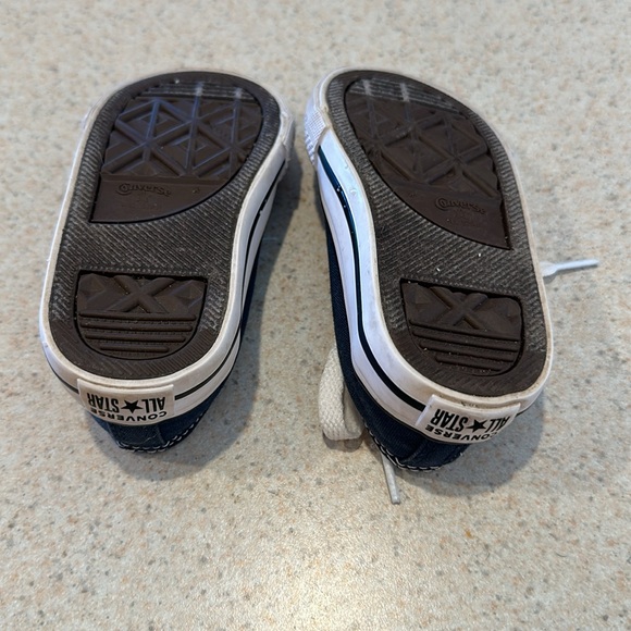 Converse infant Chuck Taylor All-Star low top blue shoes, toddler size 5 - Picture 4 of 9